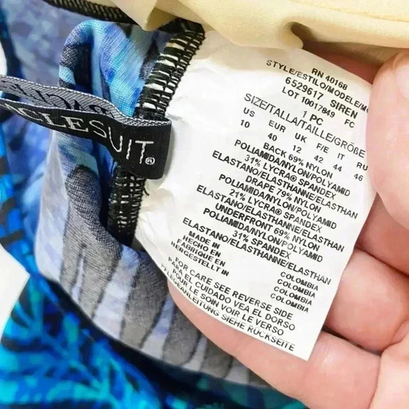 NWT Miraclesuit Shadowcat Siren Printed One-Piece Swimsuit size 10 - Picture 10 of 13